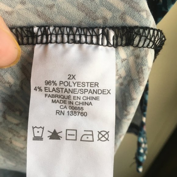 (2/$30) Penningtons abstract print tank top - Picture 3 of 4